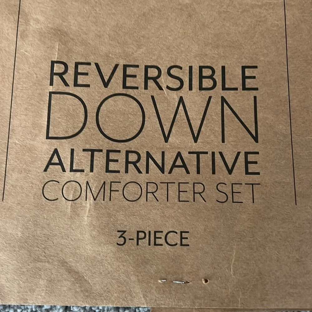 Reversible down, alternative comforter set